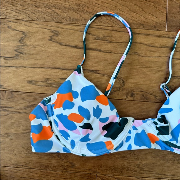 NWOT vibrant print underwire bikini top + high waisted cheeky bottoms set - Picture 8 of 13